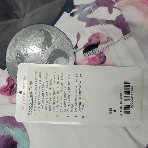 Rare BNWT lululemon blurred blossom print scoop neck tank size 4 - Picture 8 of 9